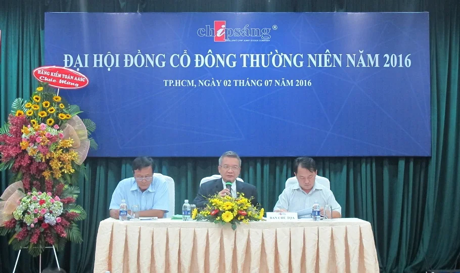 ĐO&Agrave;N CHỦ TỌA ĐẠI HỘI